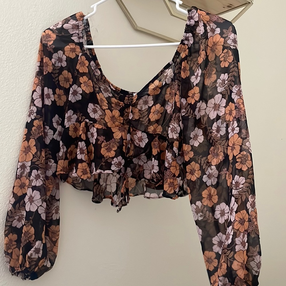 Floral long sleeve crop top